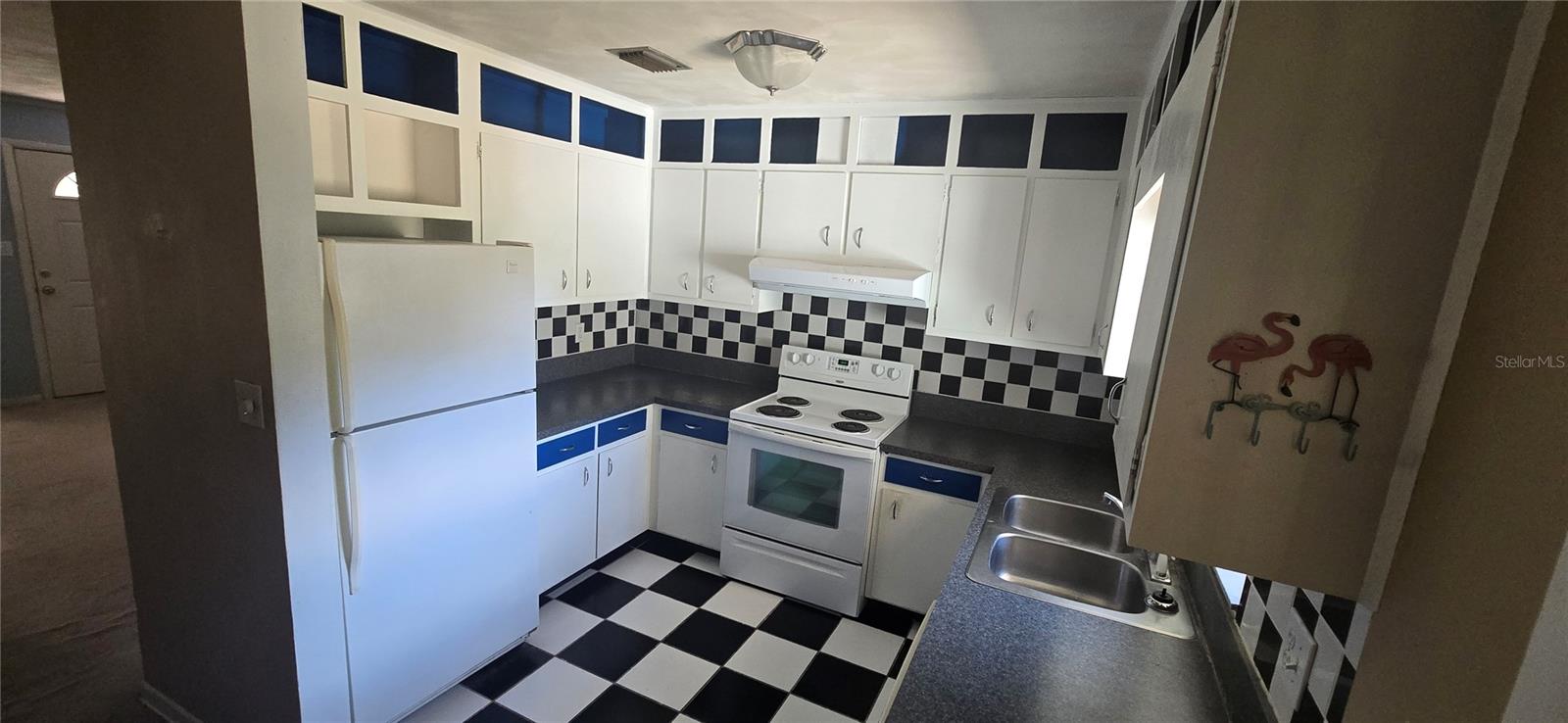 LAKEWOOD - Residential