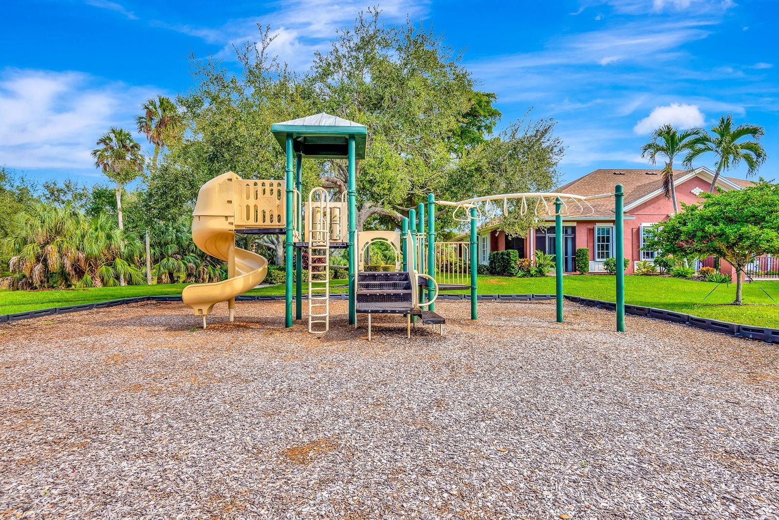 PALMA SOLA TRACE - Residential