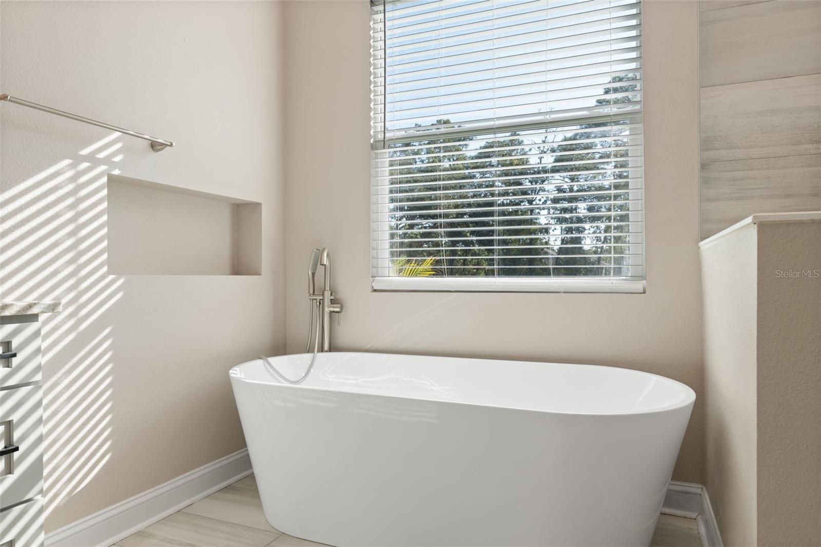 ROYAL HIGHLANDS - Residential