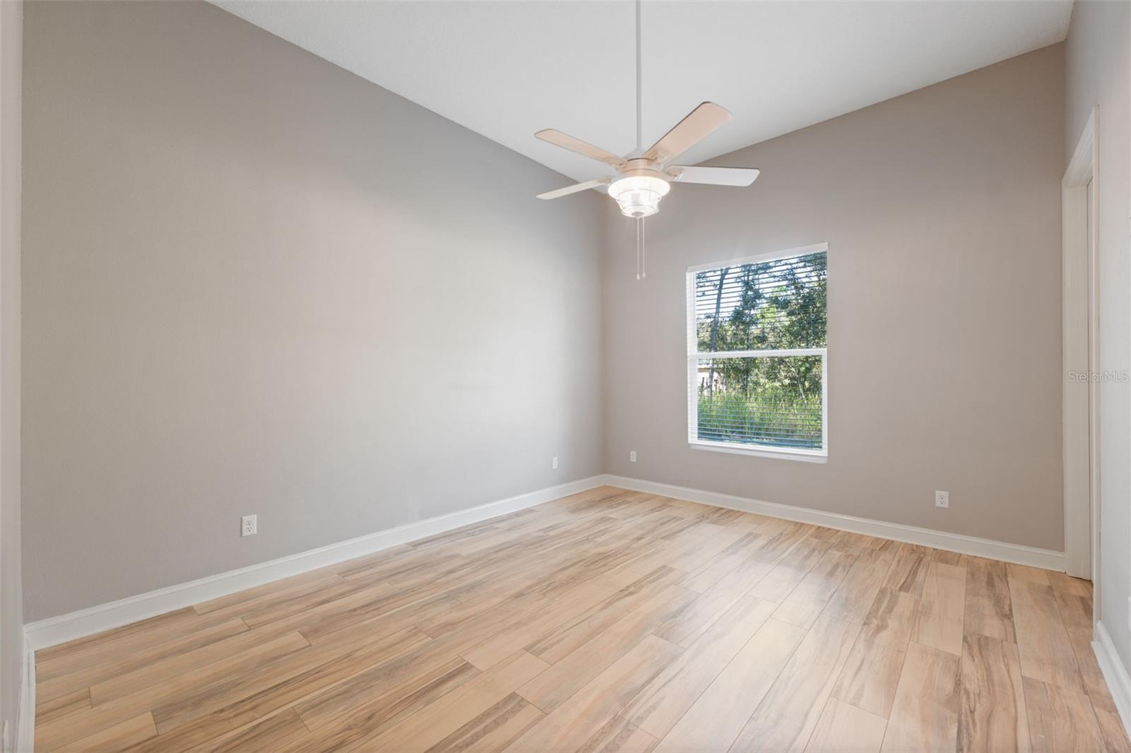 ROYAL HIGHLANDS - Residential