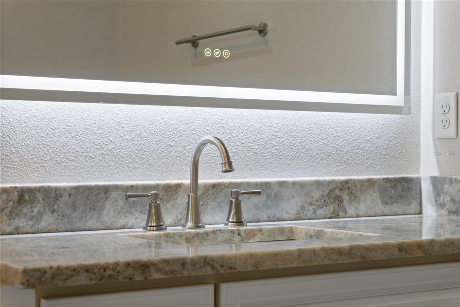 ROYAL HIGHLANDS - Residential