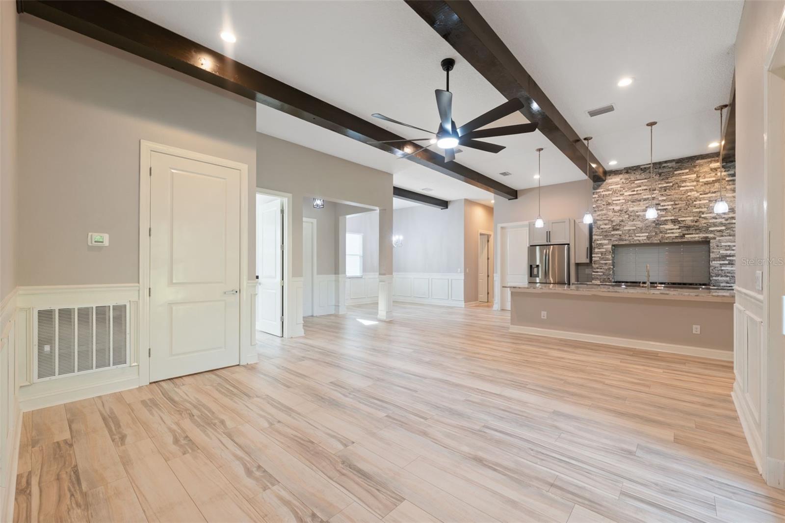 ROYAL HIGHLANDS - Residential