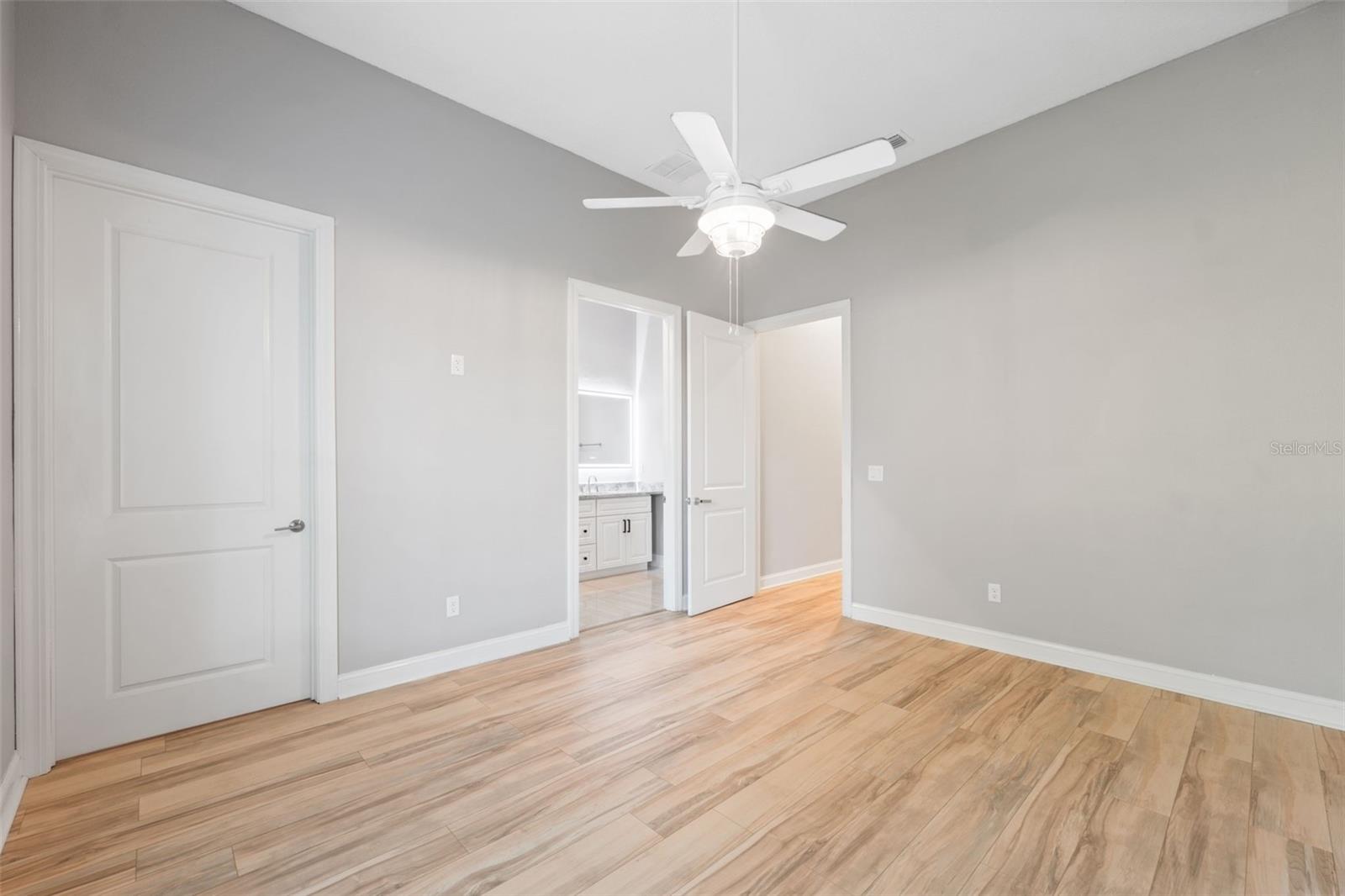 ROYAL HIGHLANDS - Residential