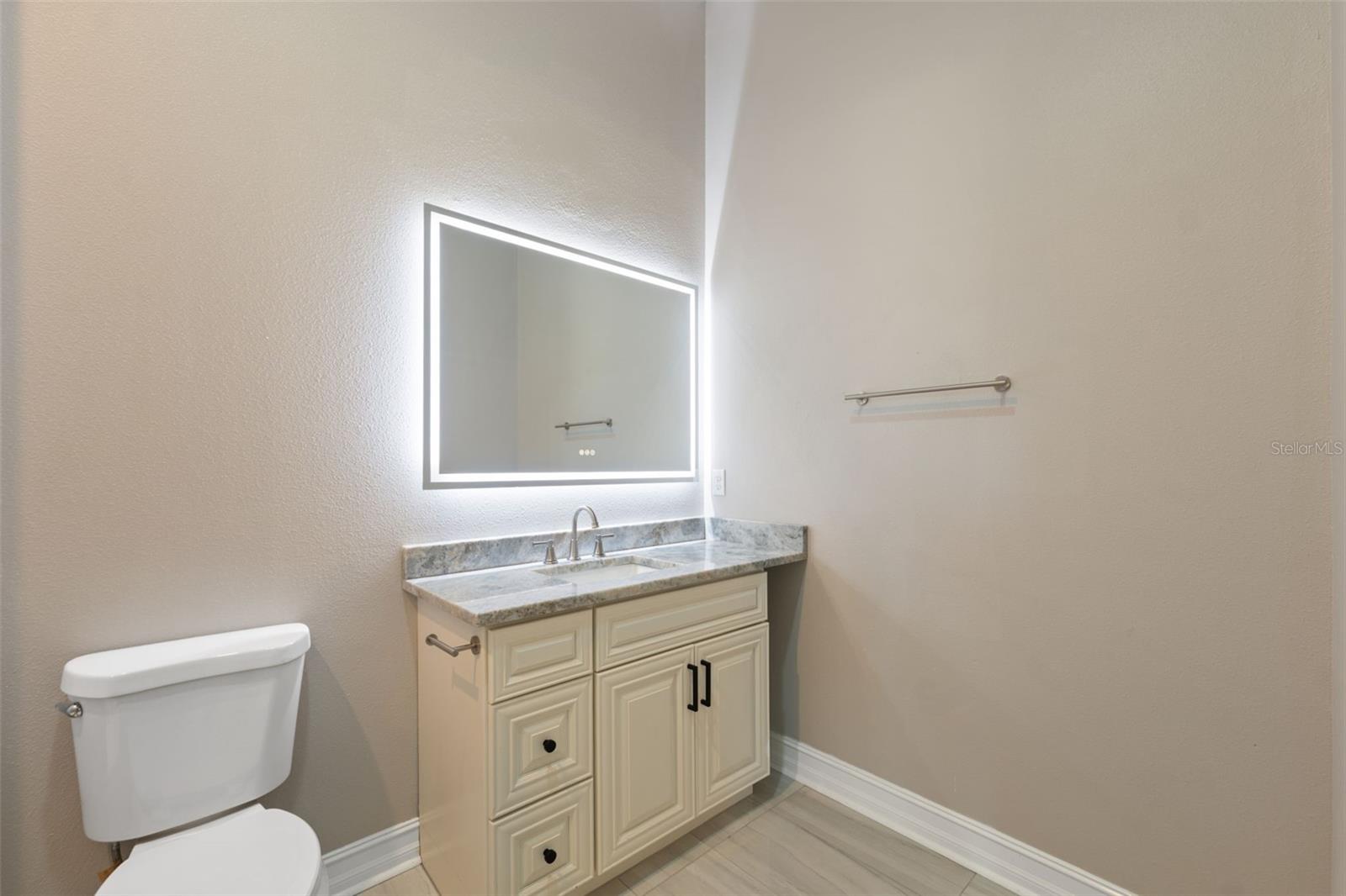 ROYAL HIGHLANDS - Residential