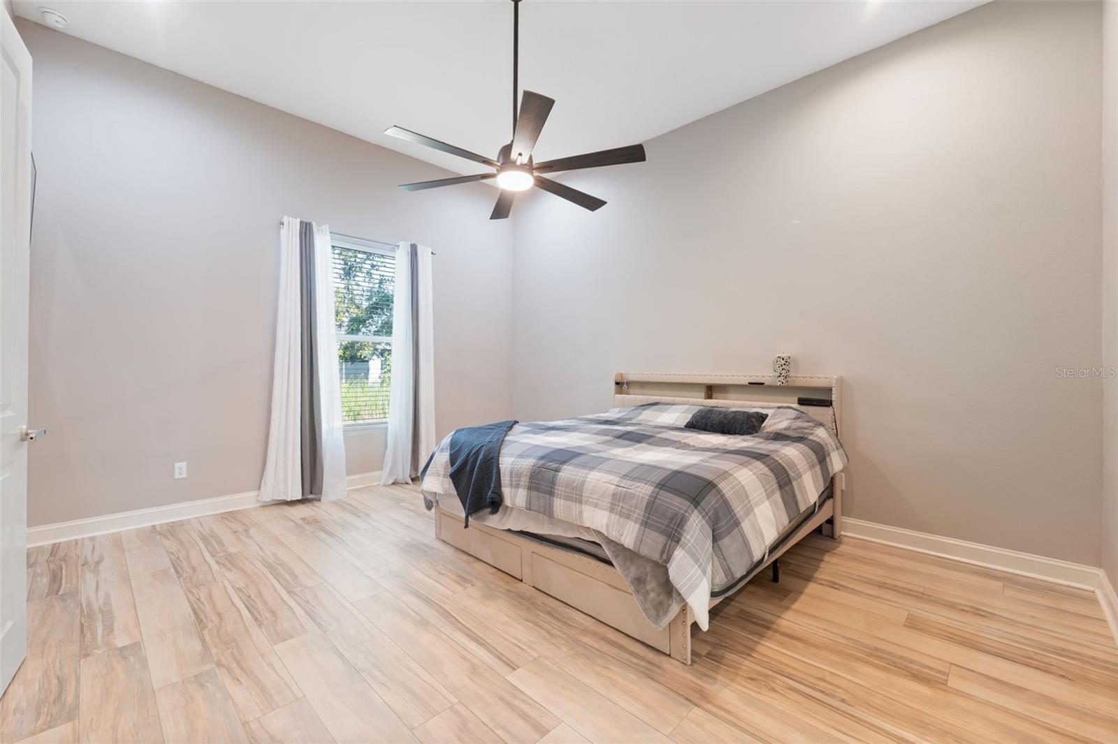 ROYAL HIGHLANDS - Residential