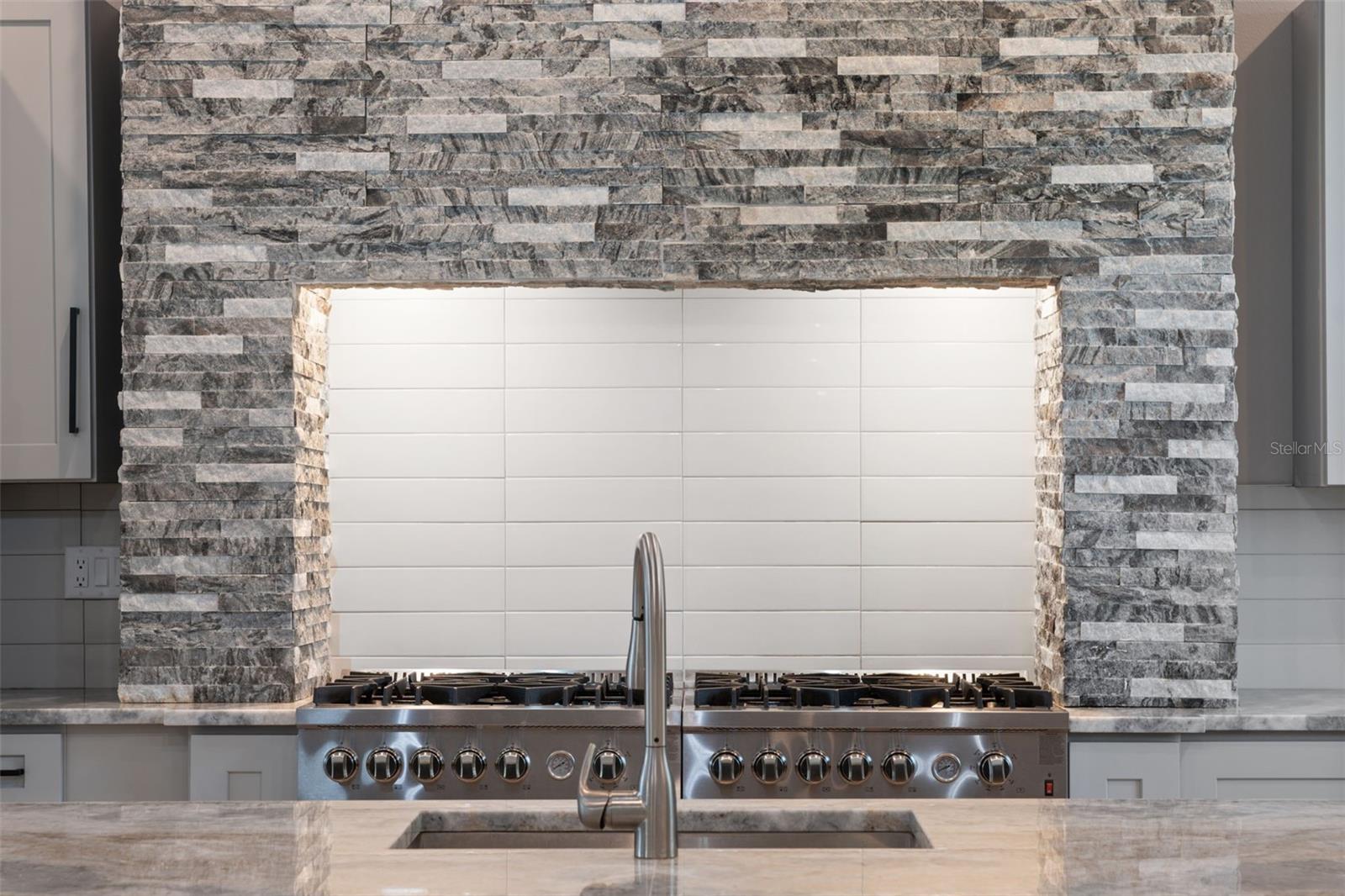 ROYAL HIGHLANDS - Residential