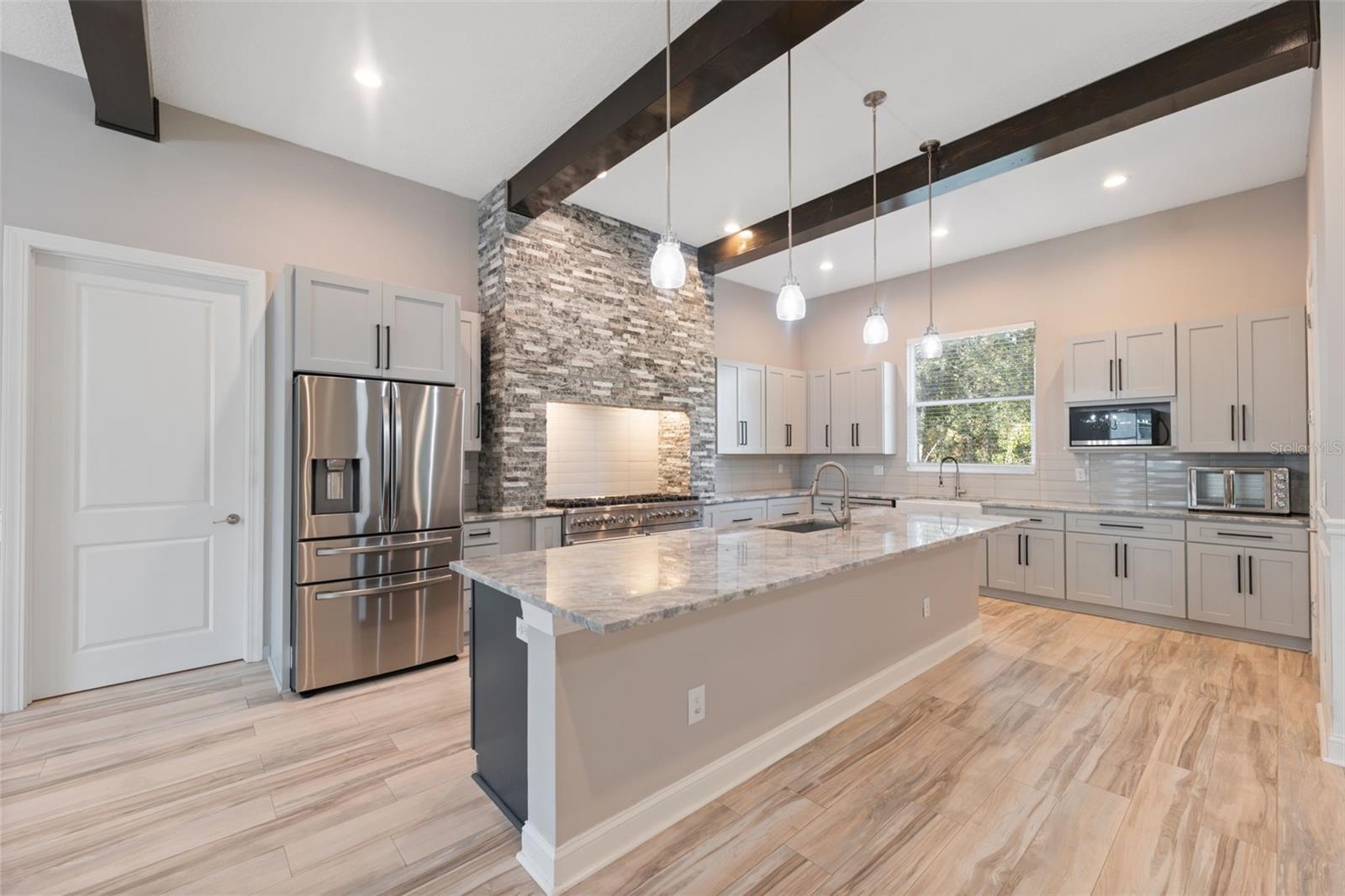 ROYAL HIGHLANDS - Residential