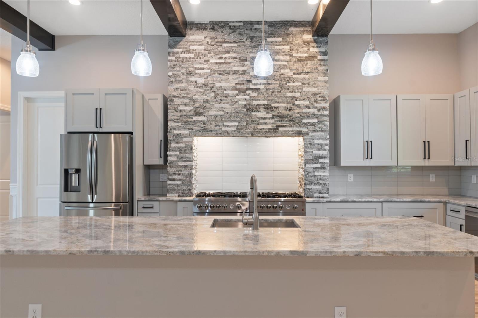 ROYAL HIGHLANDS - Residential