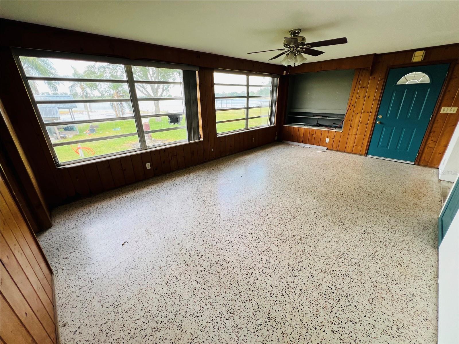 EAST VIEW PKWY - Residential