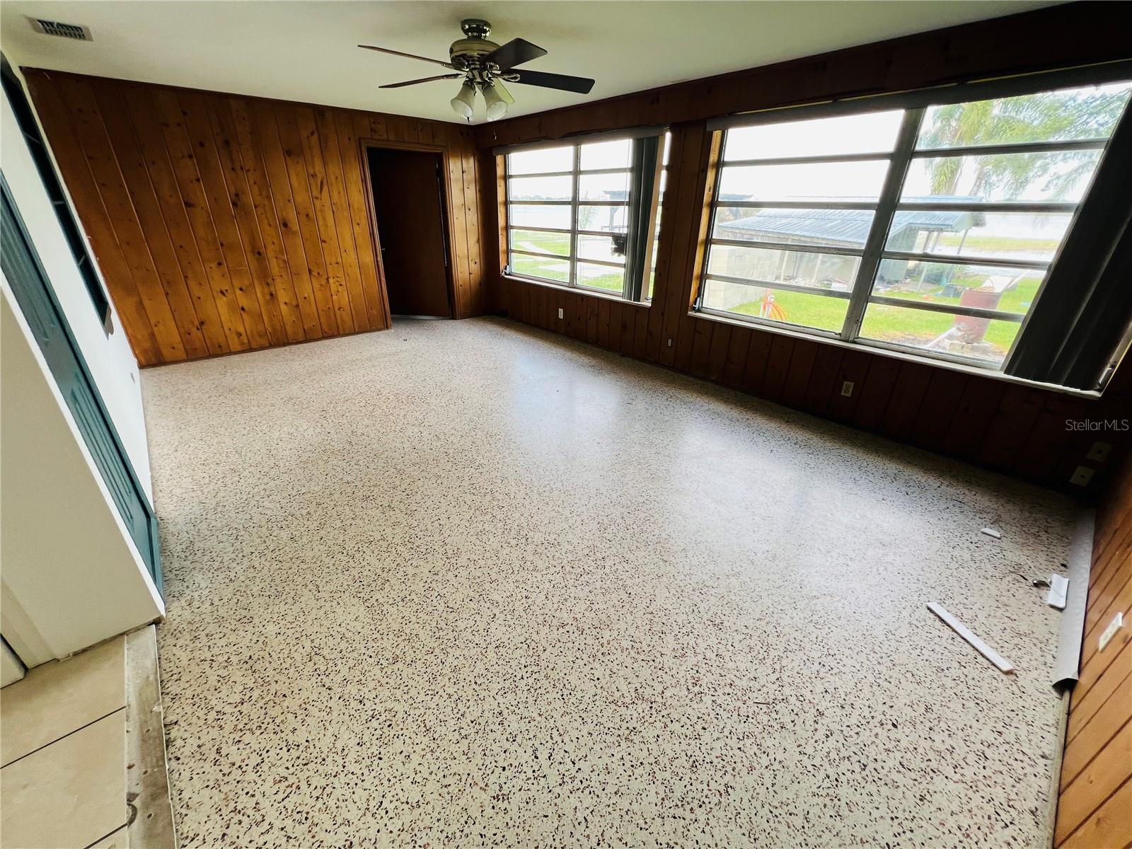 EAST VIEW PKWY - Residential