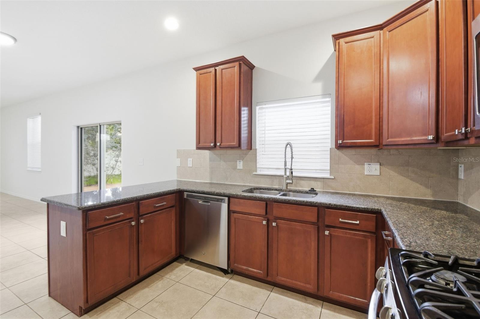 OAK VISTAS - Residential