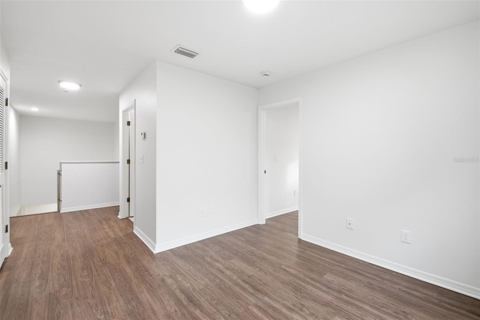 OAK VISTAS - Residential