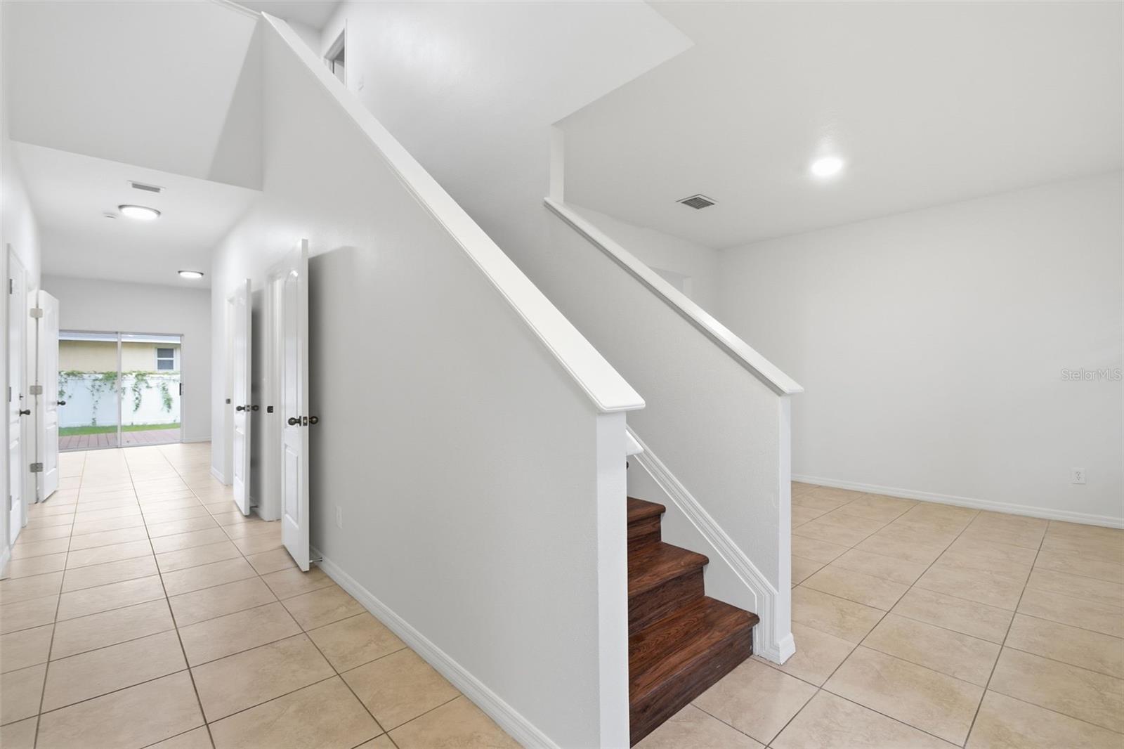 OAK VISTAS - Residential