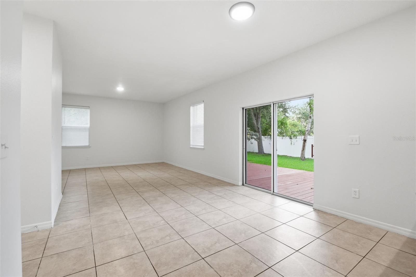 OAK VISTAS - Residential