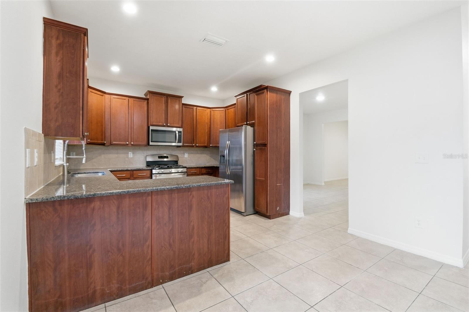 OAK VISTAS - Residential