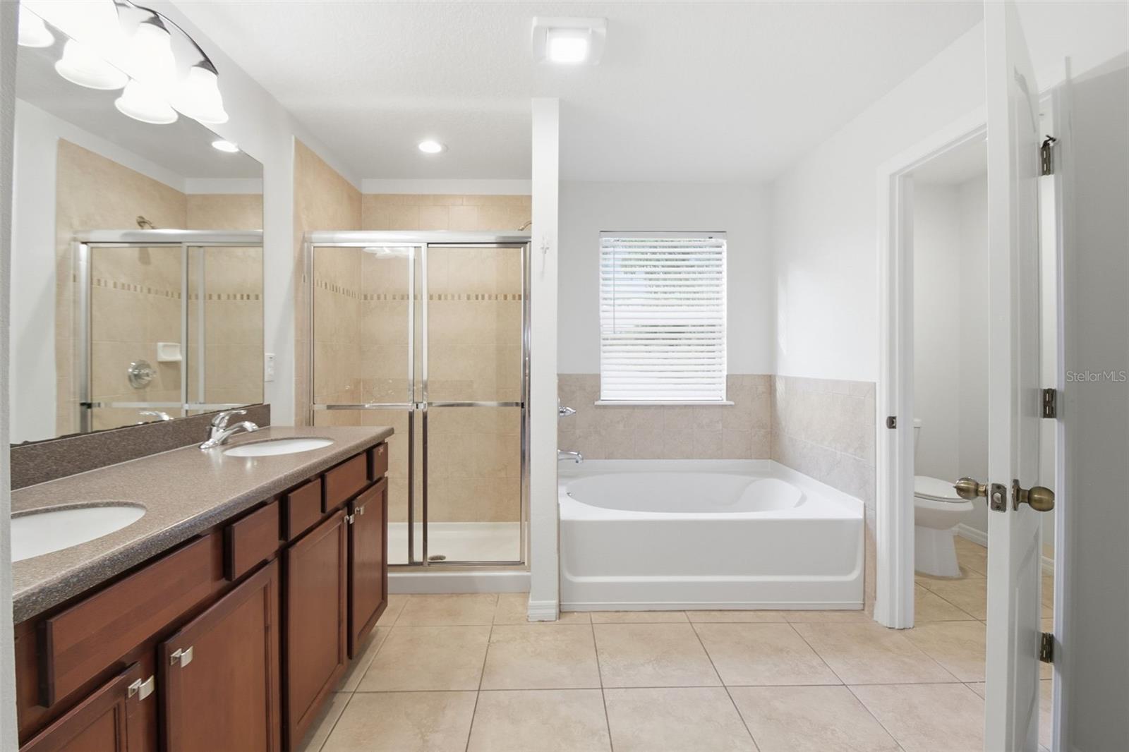 OAK VISTAS - Residential