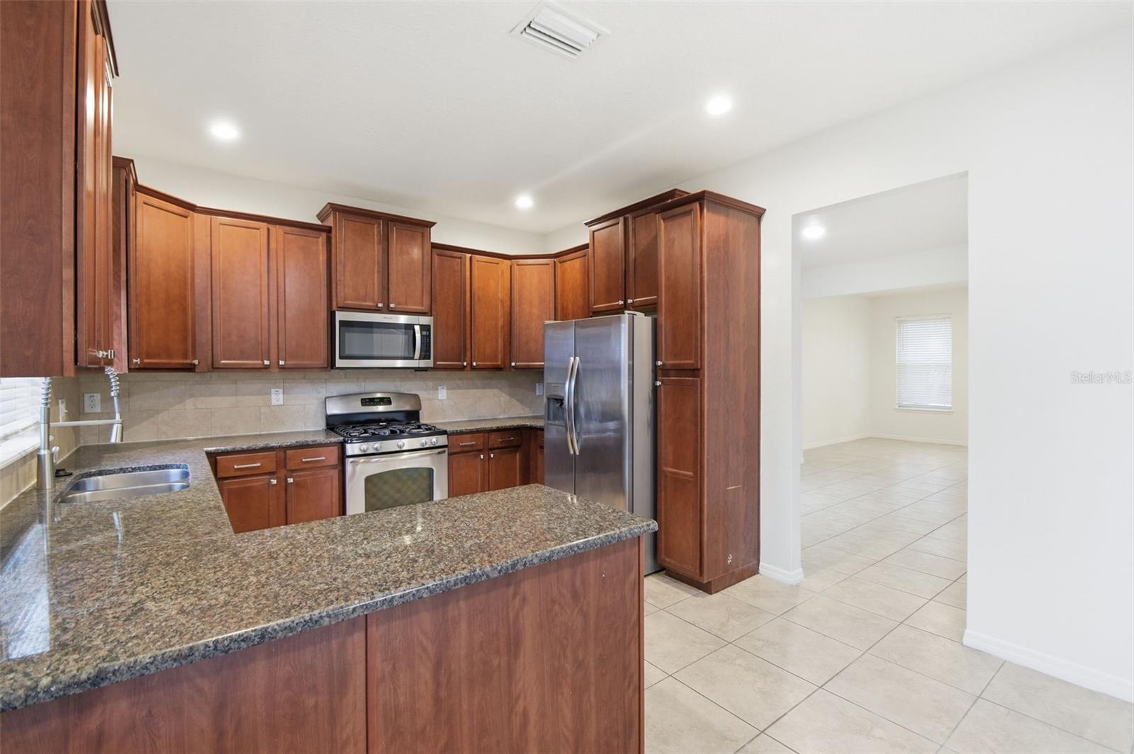 OAK VISTAS - Residential