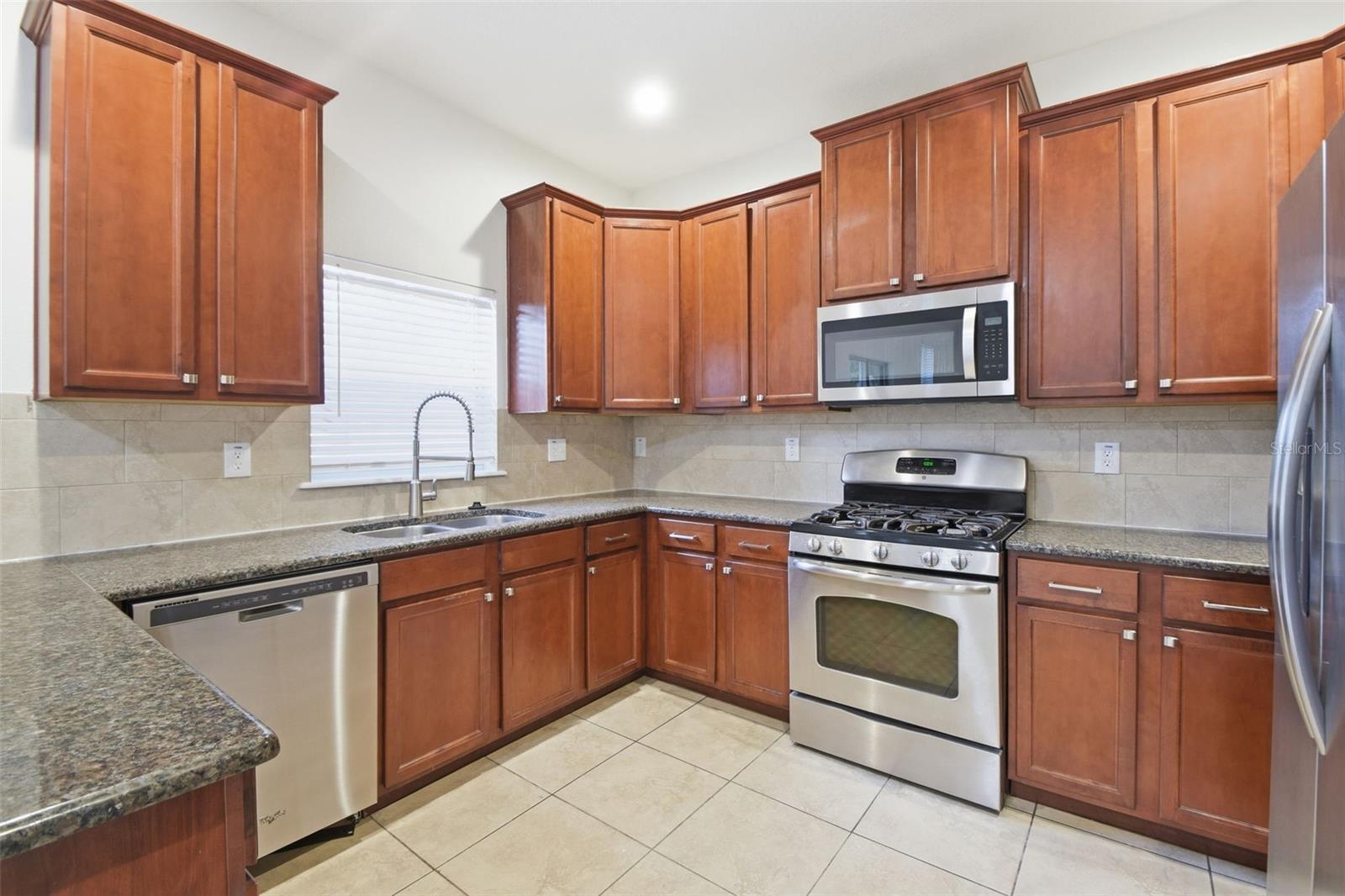 OAK VISTAS - Residential