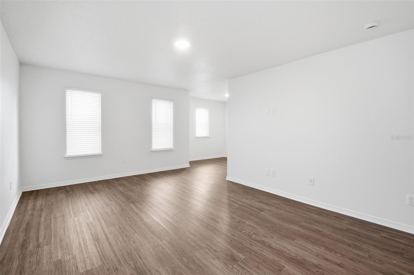 OAK VISTAS - Residential