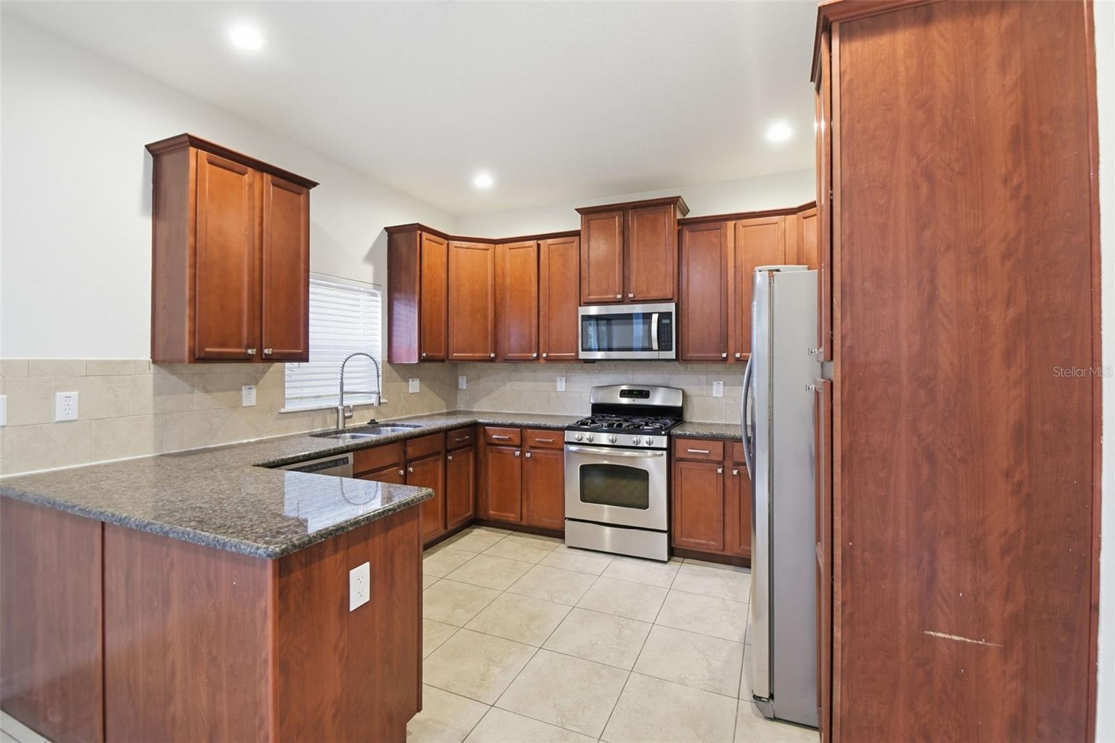 OAK VISTAS - Residential
