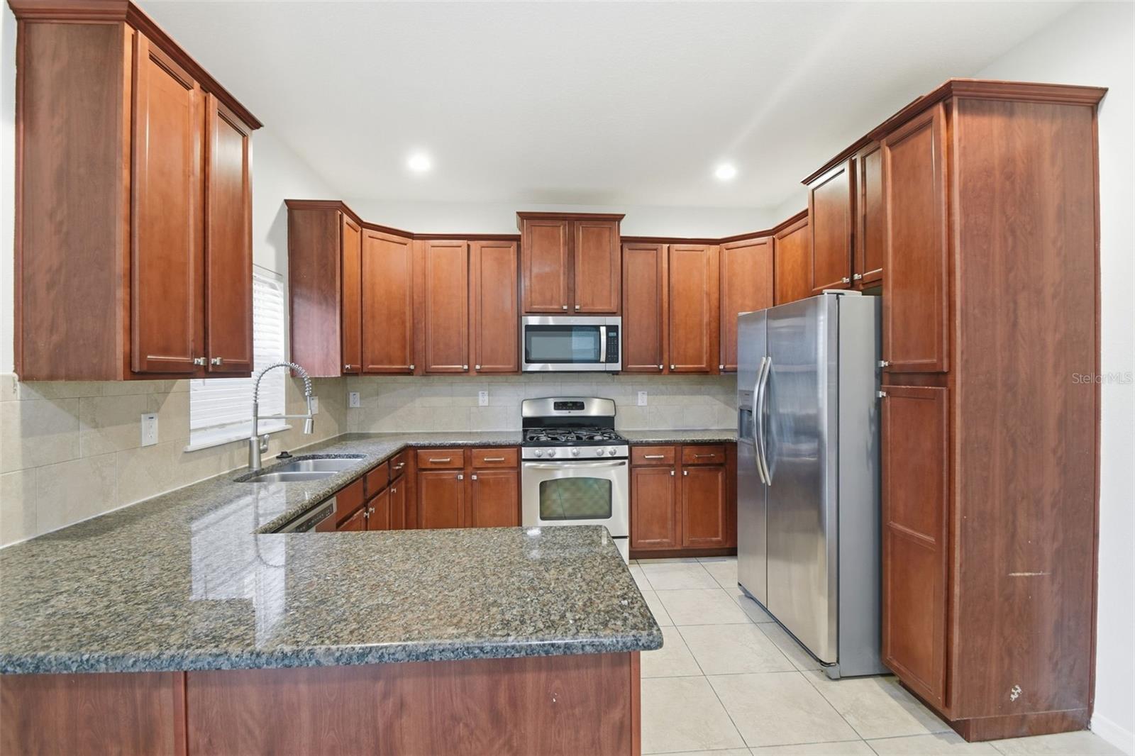 OAK VISTAS - Residential
