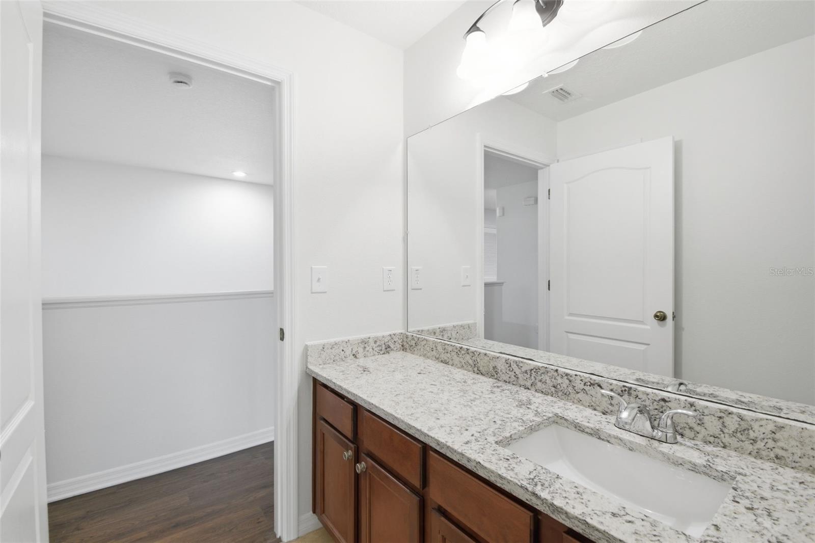 OAK VISTAS - Residential