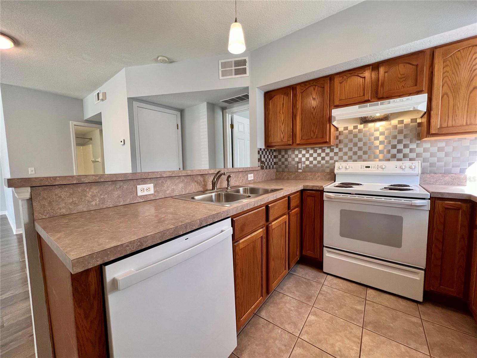 WILMOTT PINES - Residential Lease