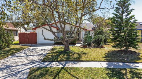 Photo of 215 Lake Charles Court, Oldsmar, FL 34677 (MLS # TB8477730)