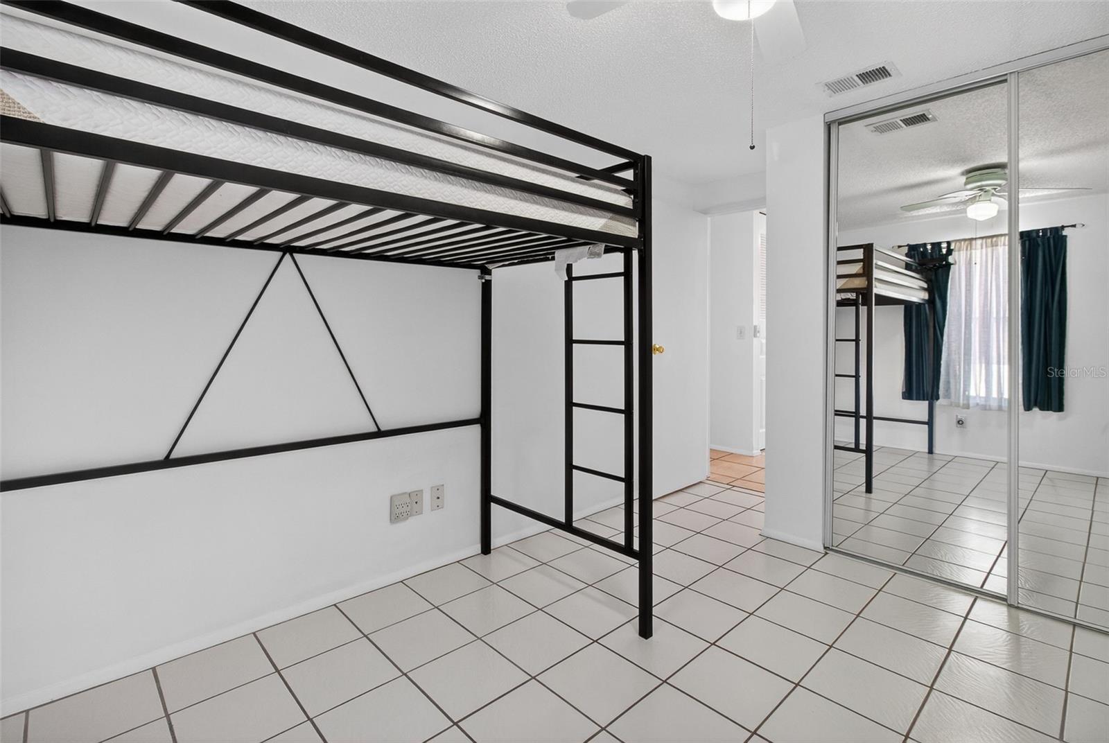 HAMLETS OF FOREST LAKES THE - Residential