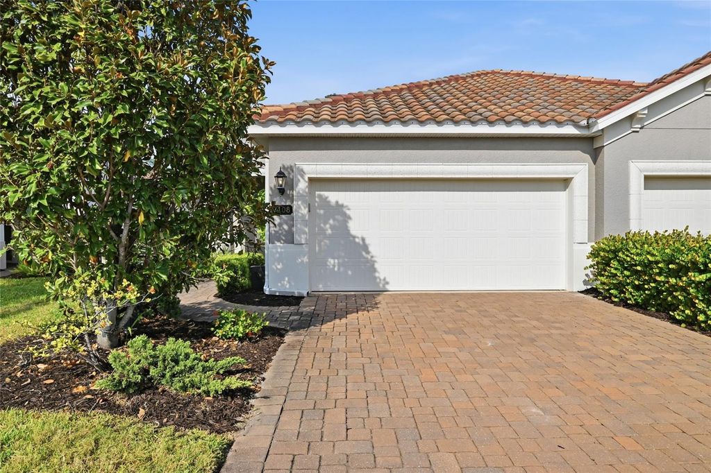 Photo of 7108 Playa Bella Drive, Bradenton, FL 34209 (MLS # A4673492)