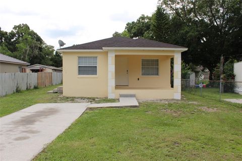 A home in LAKELAND