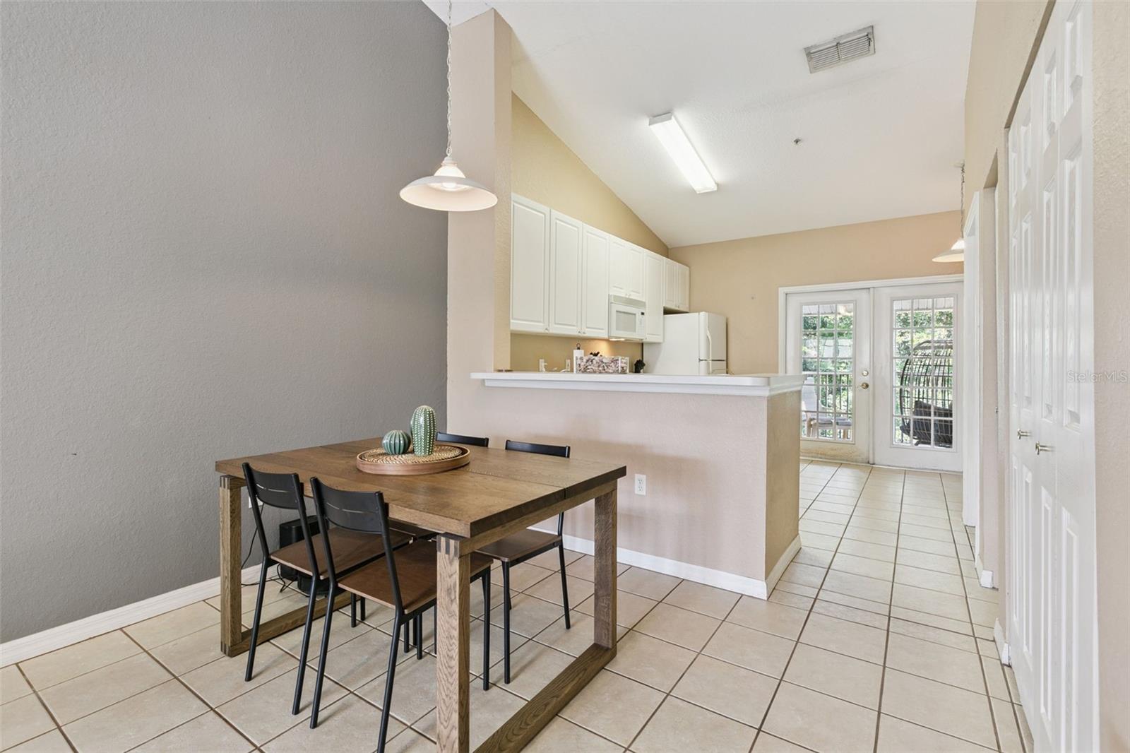 HUNTERS POINTE AT HUNTERS RESERVE A CONDO - Residential
