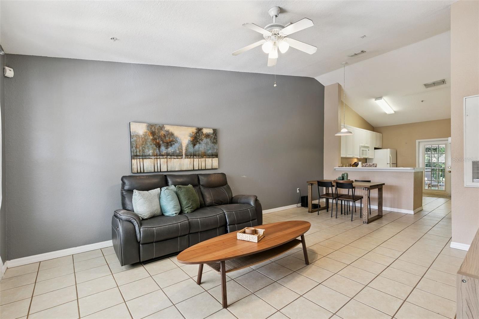 HUNTERS POINTE AT HUNTERS RESERVE A CONDO - Residential