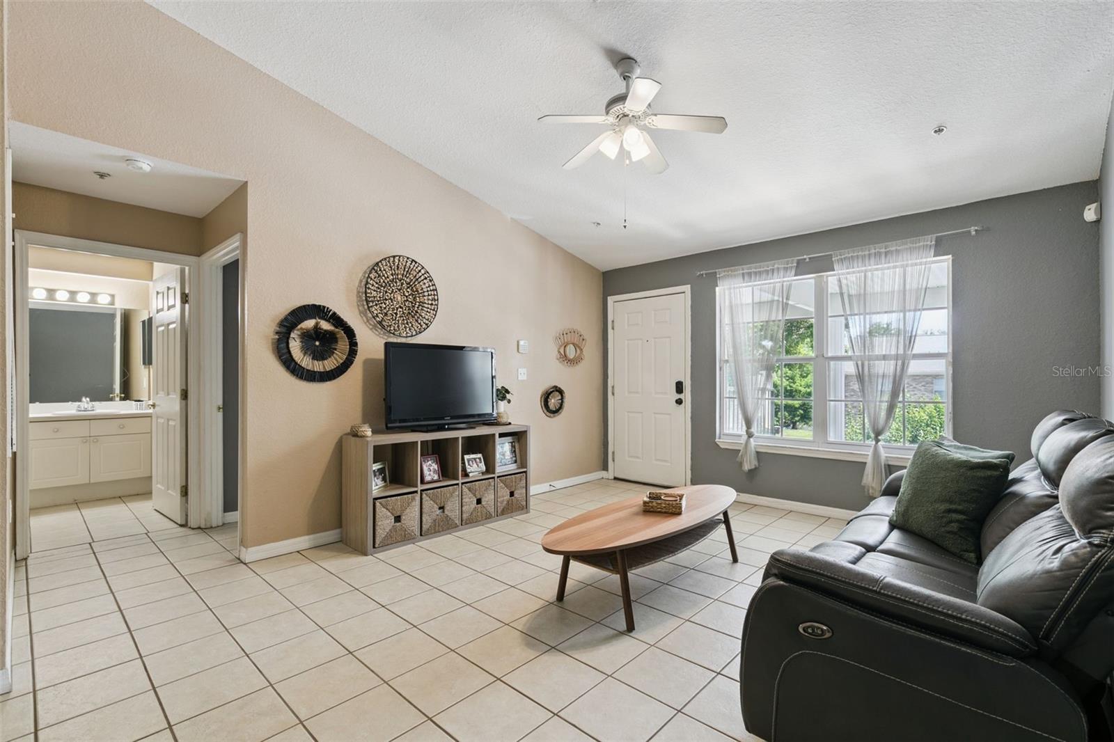 HUNTERS POINTE AT HUNTERS RESERVE A CONDO - Residential