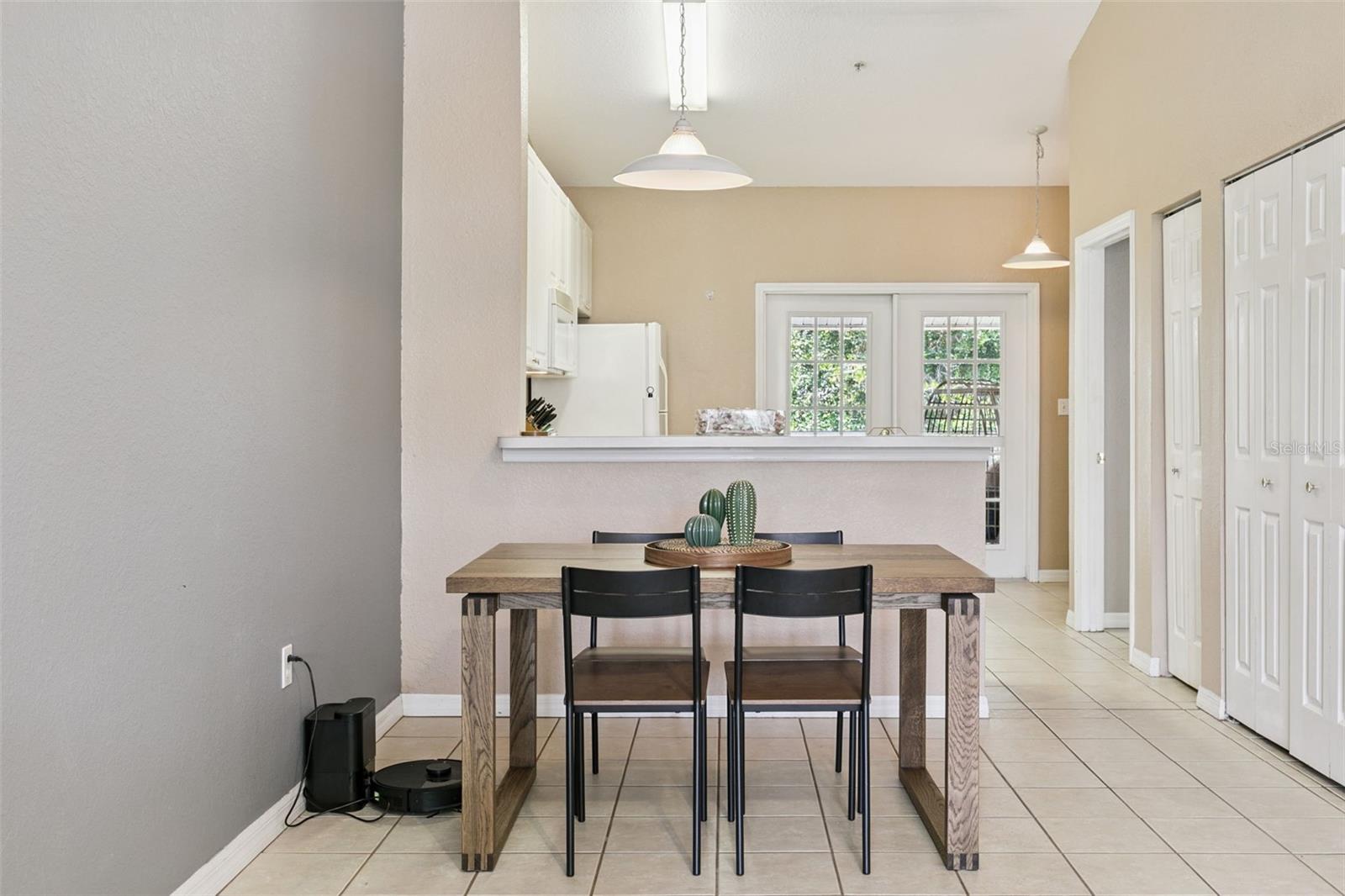 HUNTERS POINTE AT HUNTERS RESERVE A CONDO - Residential