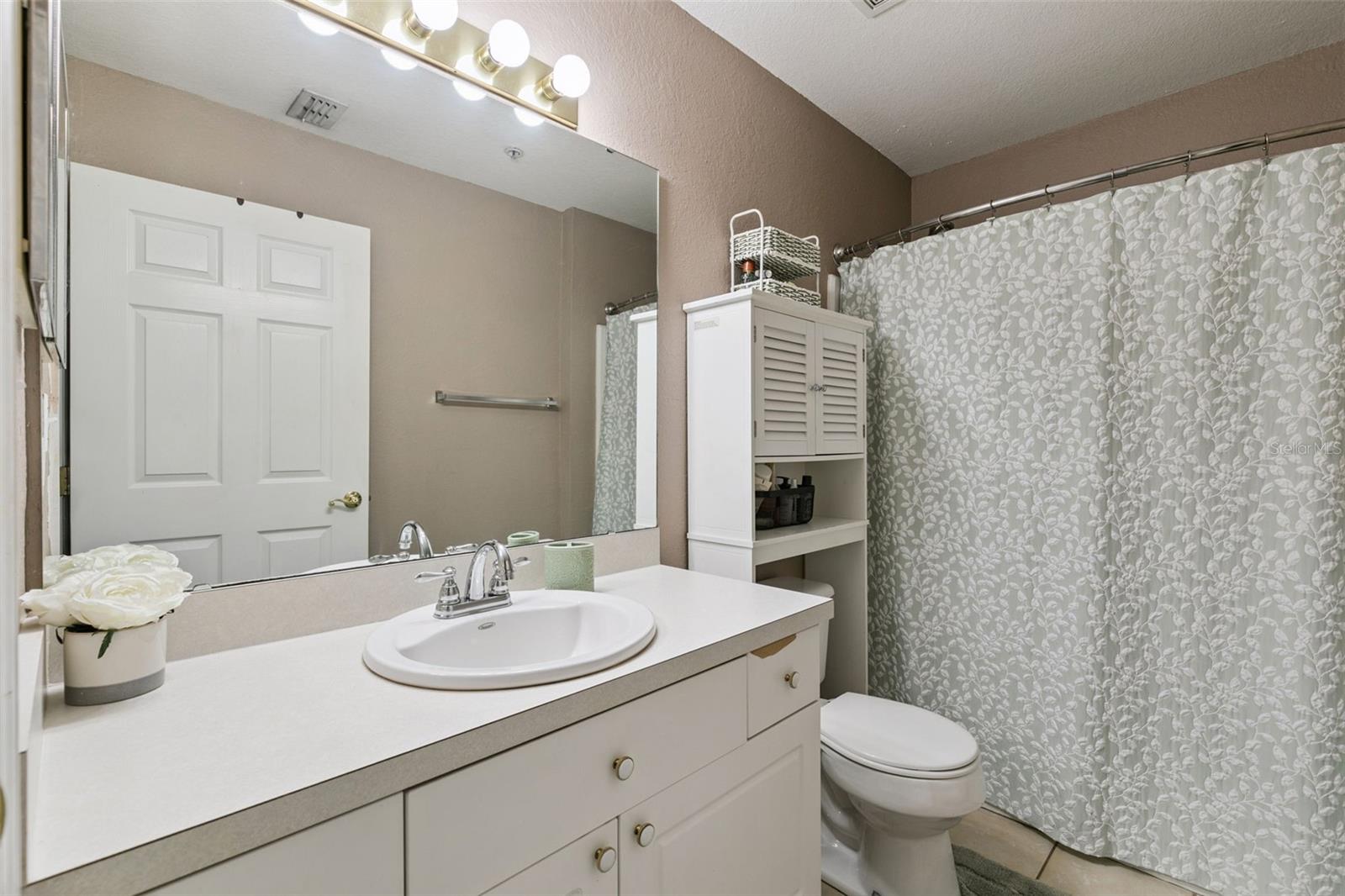HUNTERS POINTE AT HUNTERS RESERVE A CONDO - Residential
