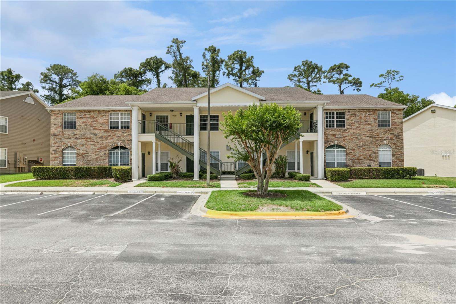 HUNTERS POINTE AT HUNTERS RESERVE A CONDO - Residential