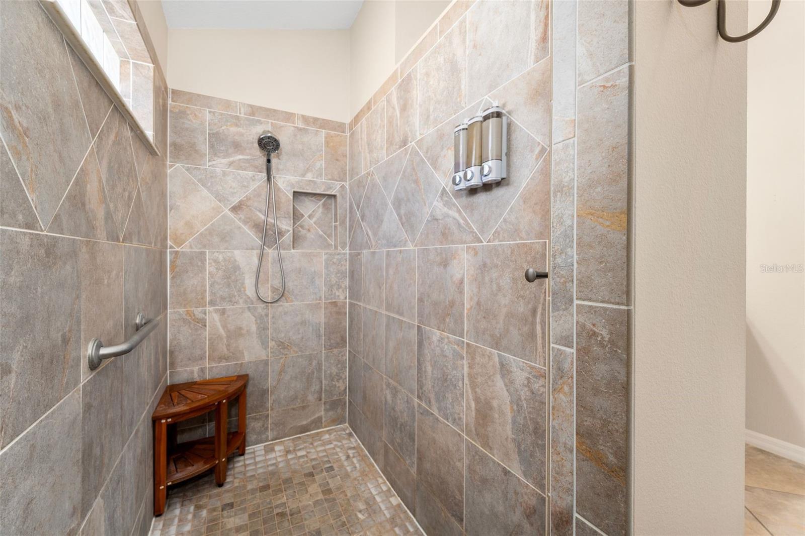 BISON VALLEY - Residential