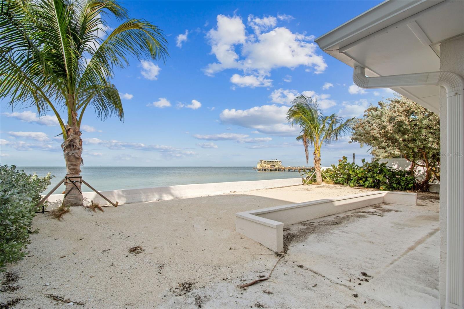 865 N SHORE DRIVE