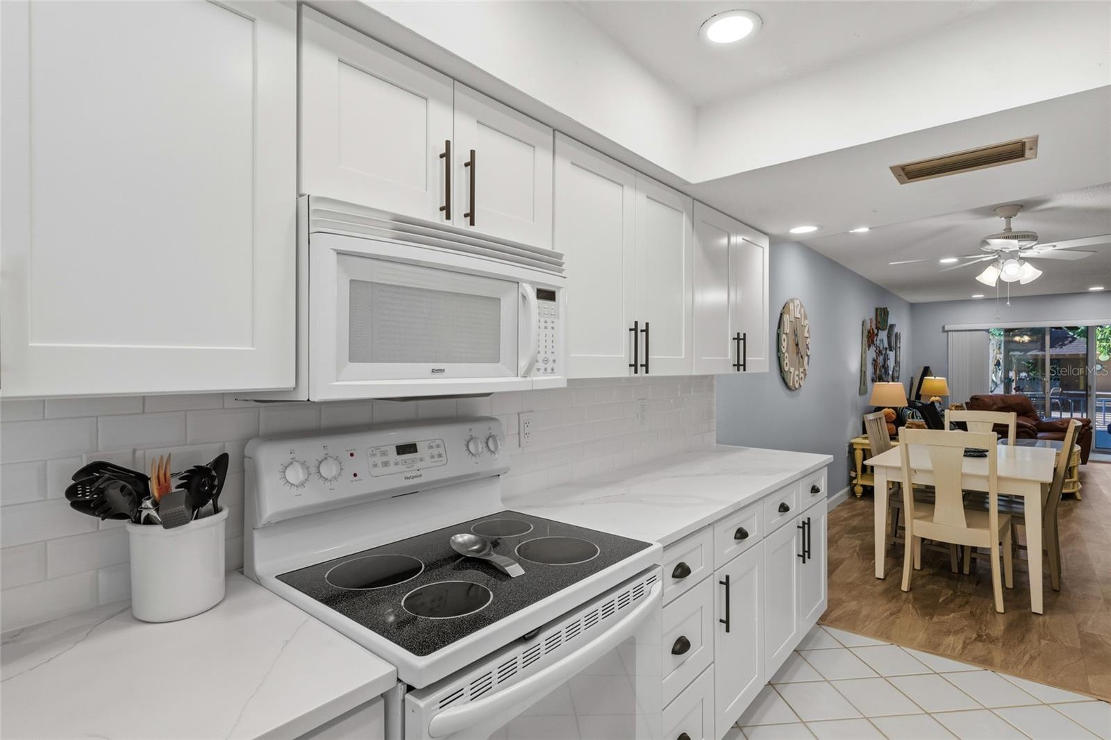 CAYMAN CAY VILLAS - Residential