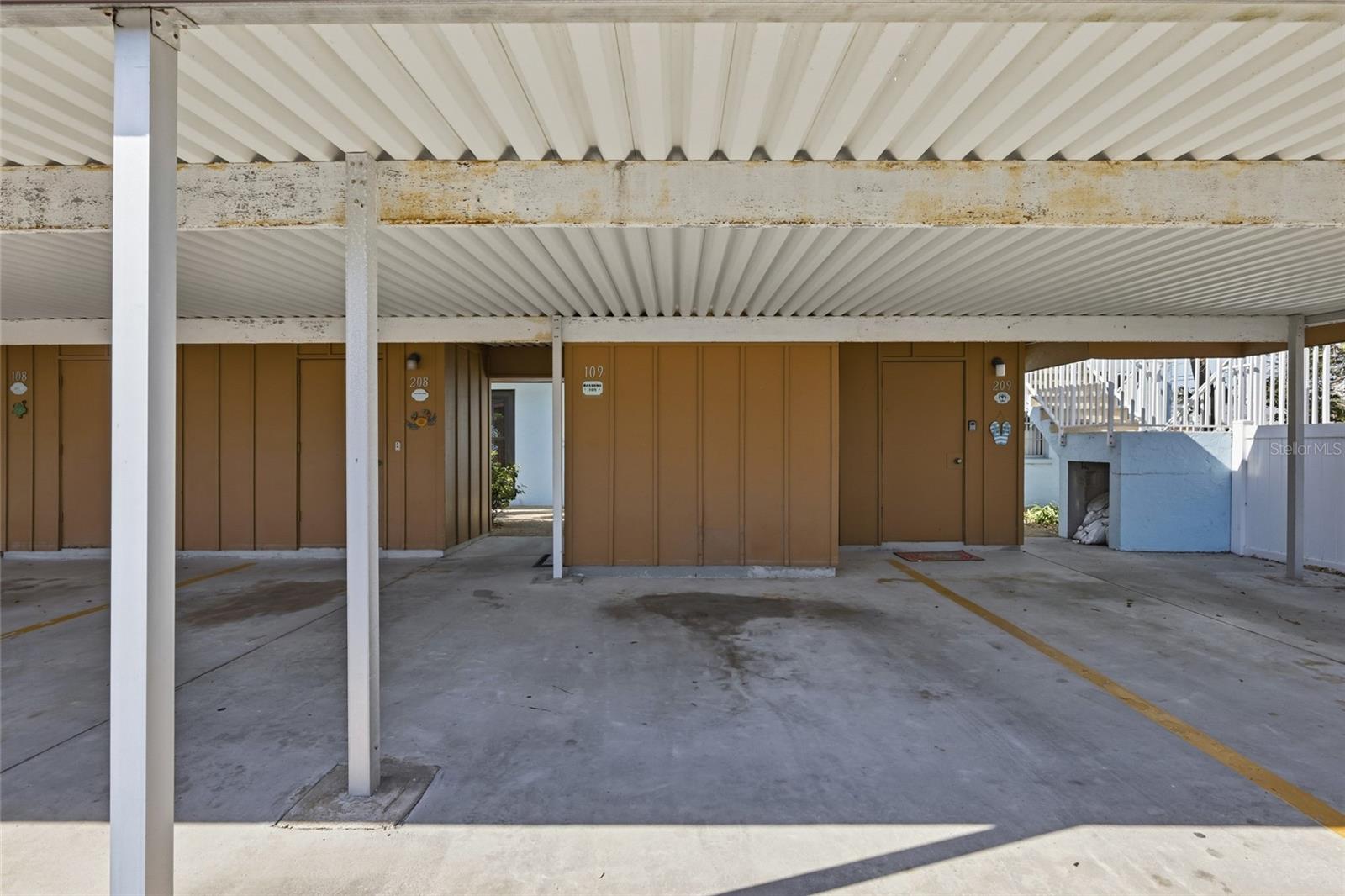 CAYMAN CAY VILLAS - Residential