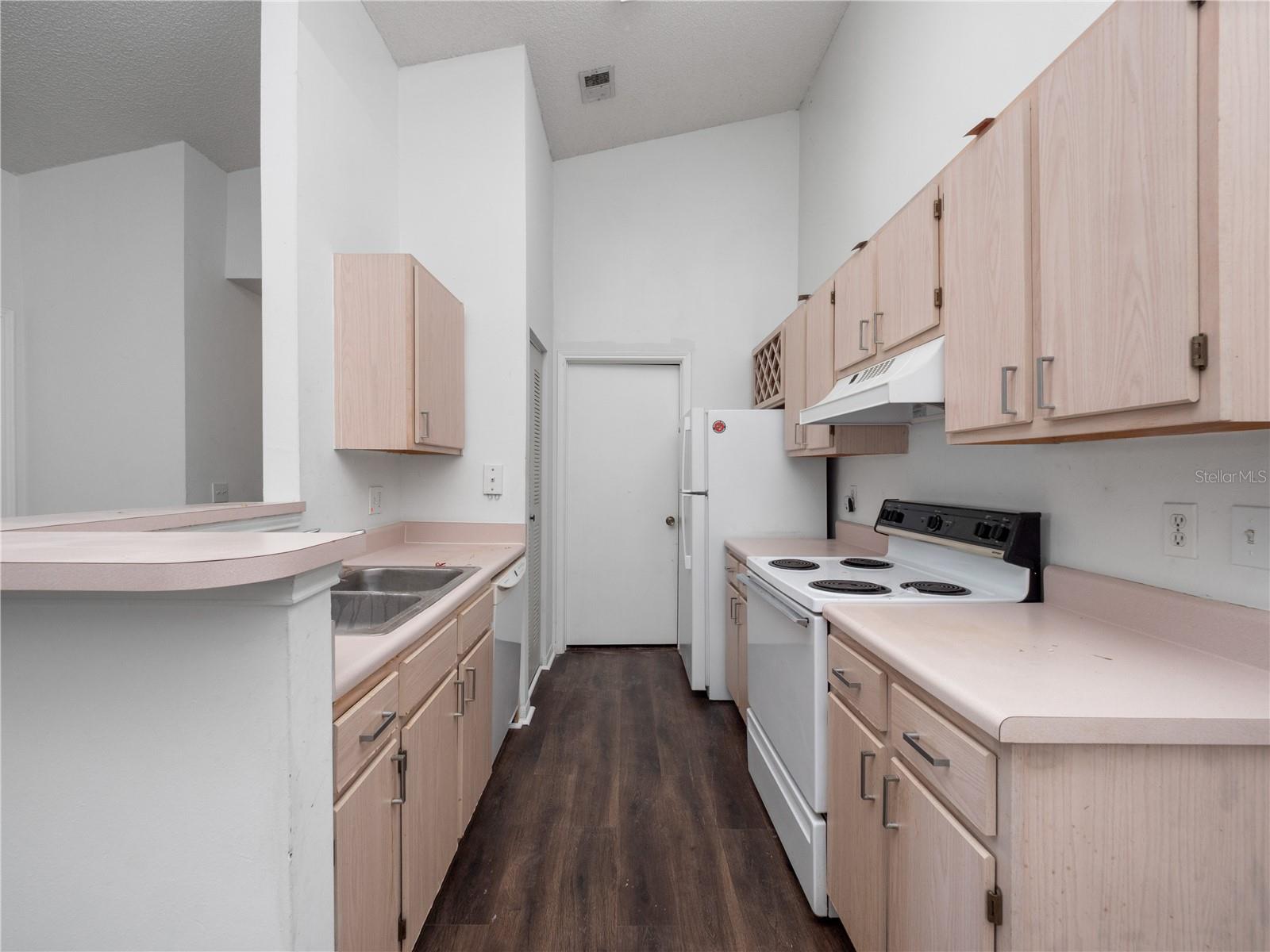 REGENCY PARK AT LAKE MARY - Residential