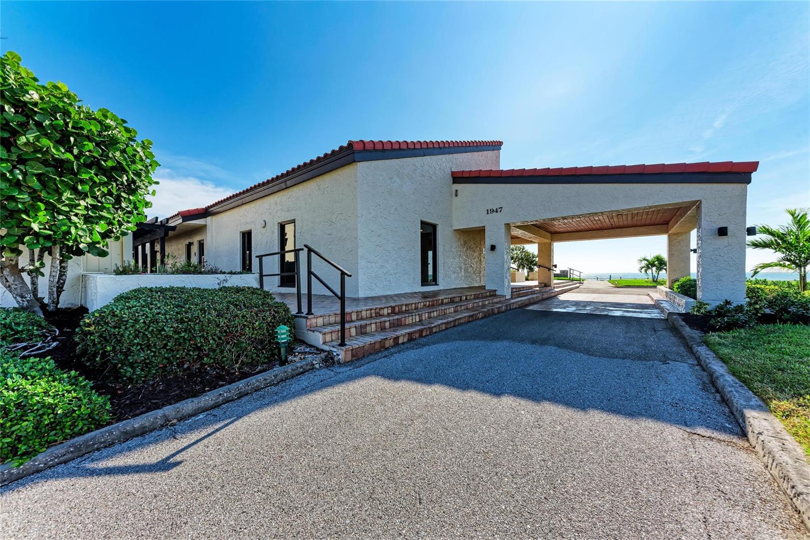 SEAPLACE III - Residential