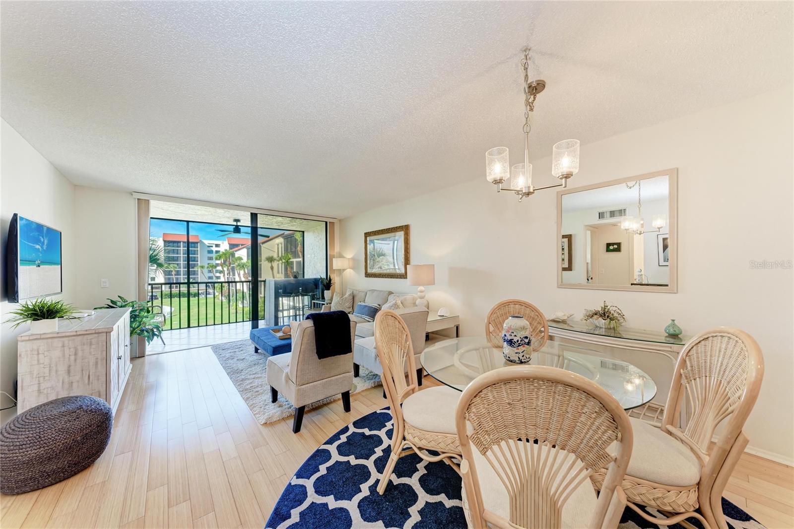 SEAPLACE III - Residential