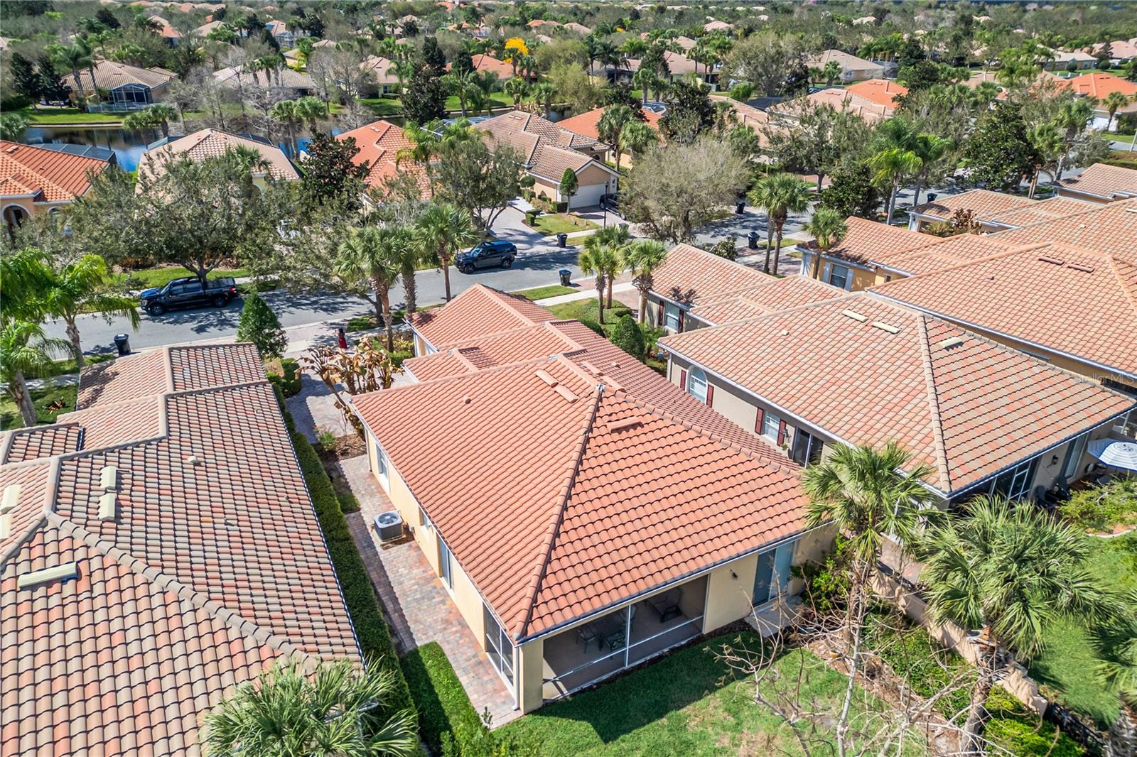 VILLAGEWALK/LK NONAD & 01 - Residential Lease