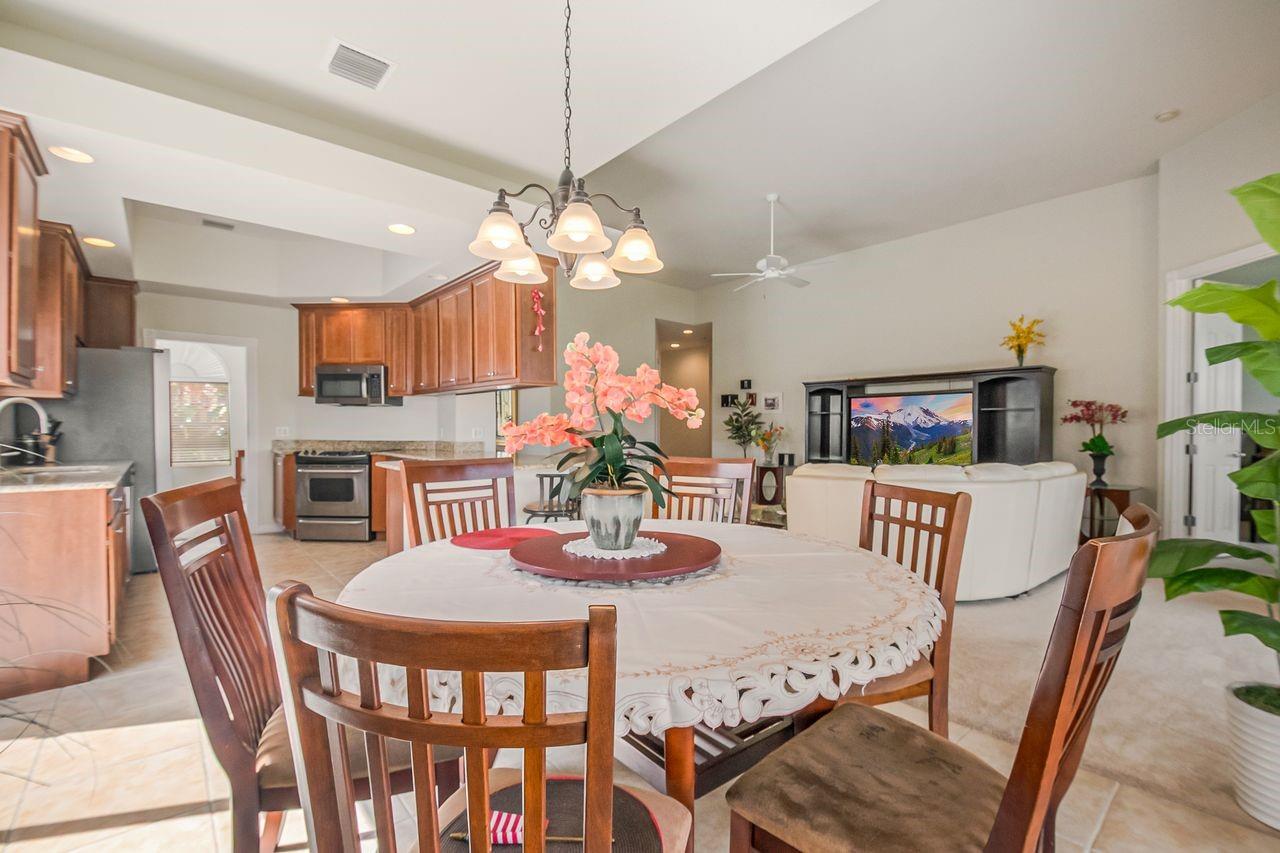 VILLAGEWALK/LK NONAD & 01 - Residential Lease