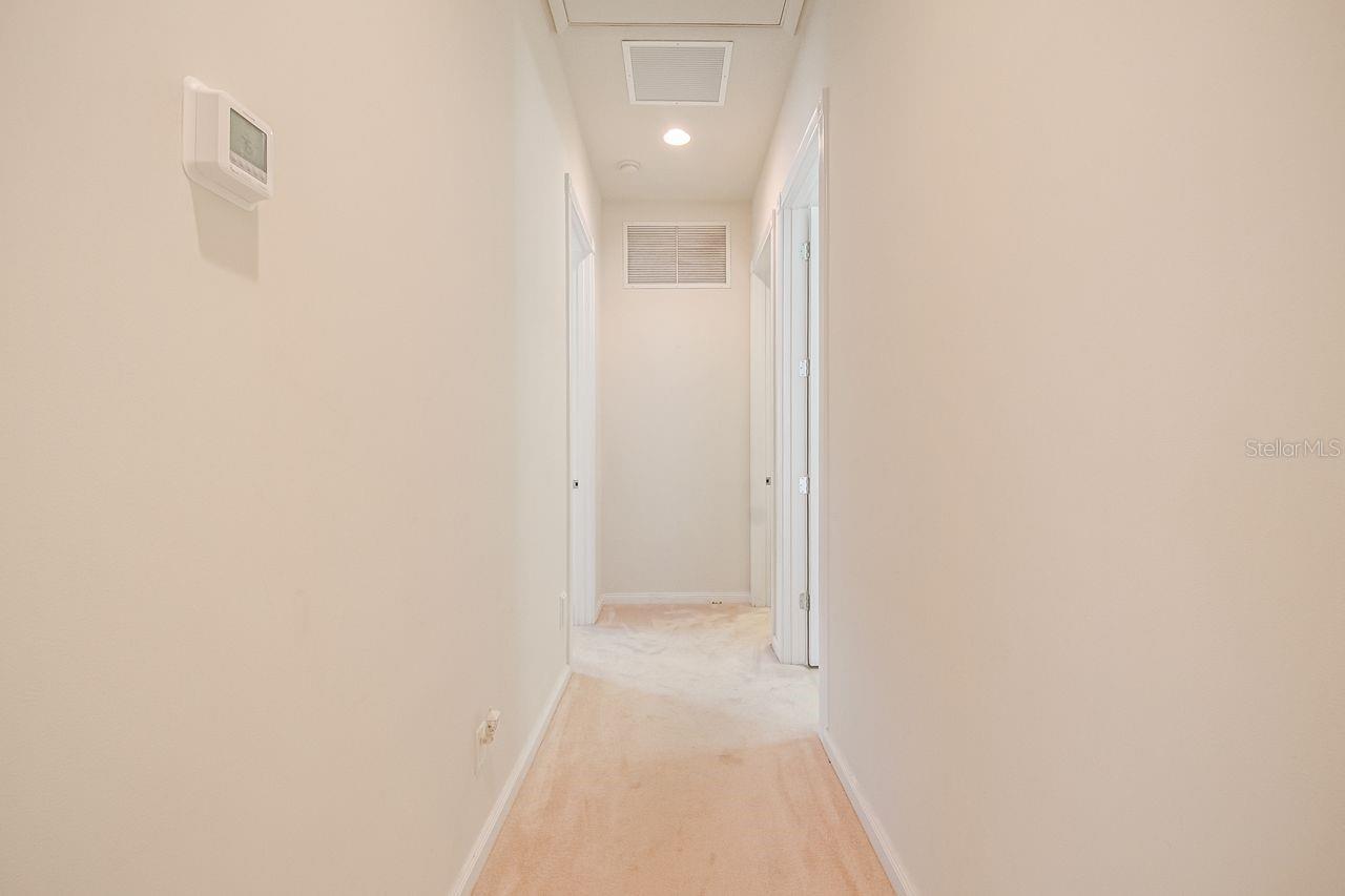 VILLAGEWALK/LK NONAD & 01 - Residential Lease