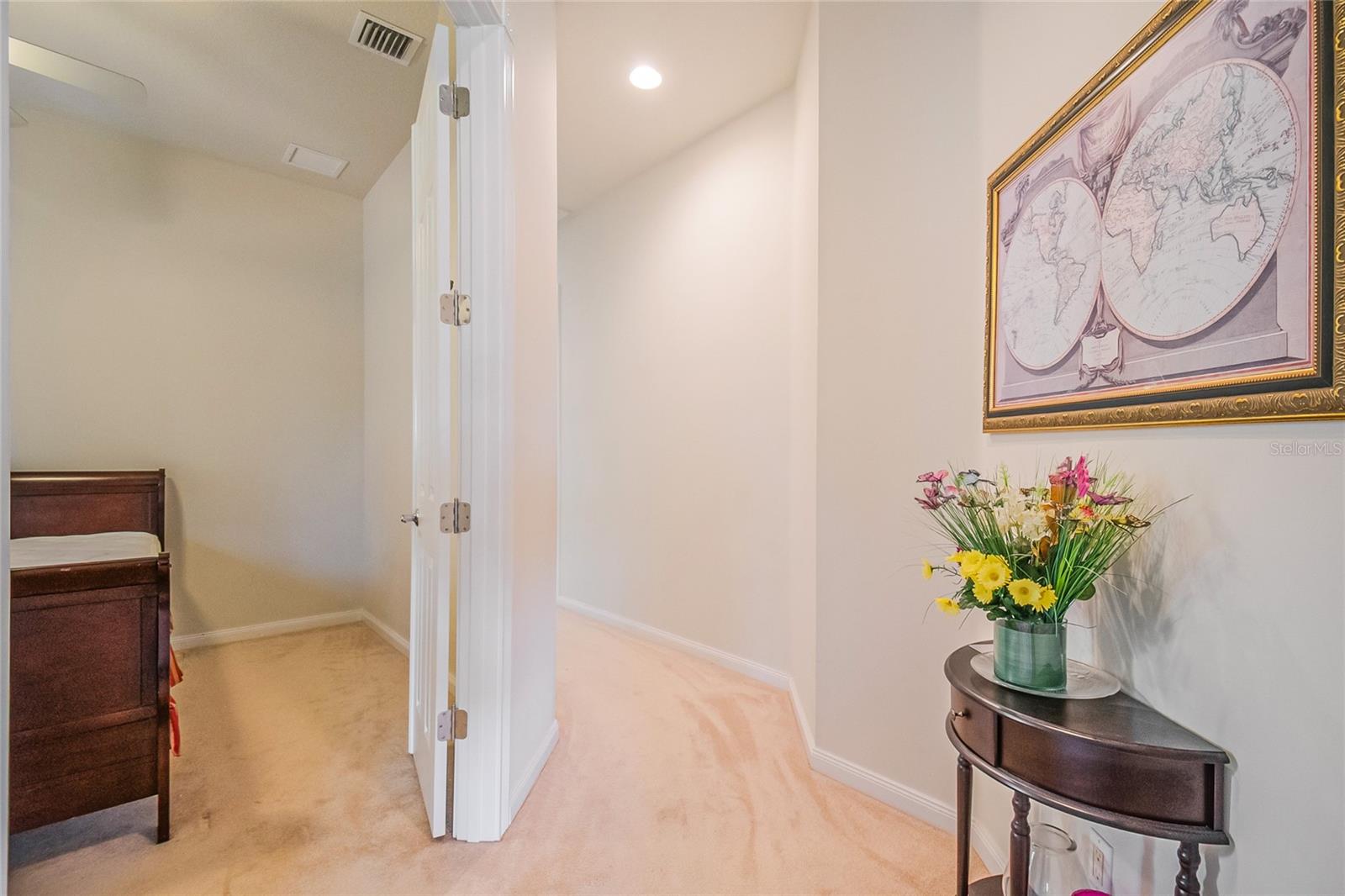 VILLAGEWALK/LK NONAD & 01 - Residential Lease