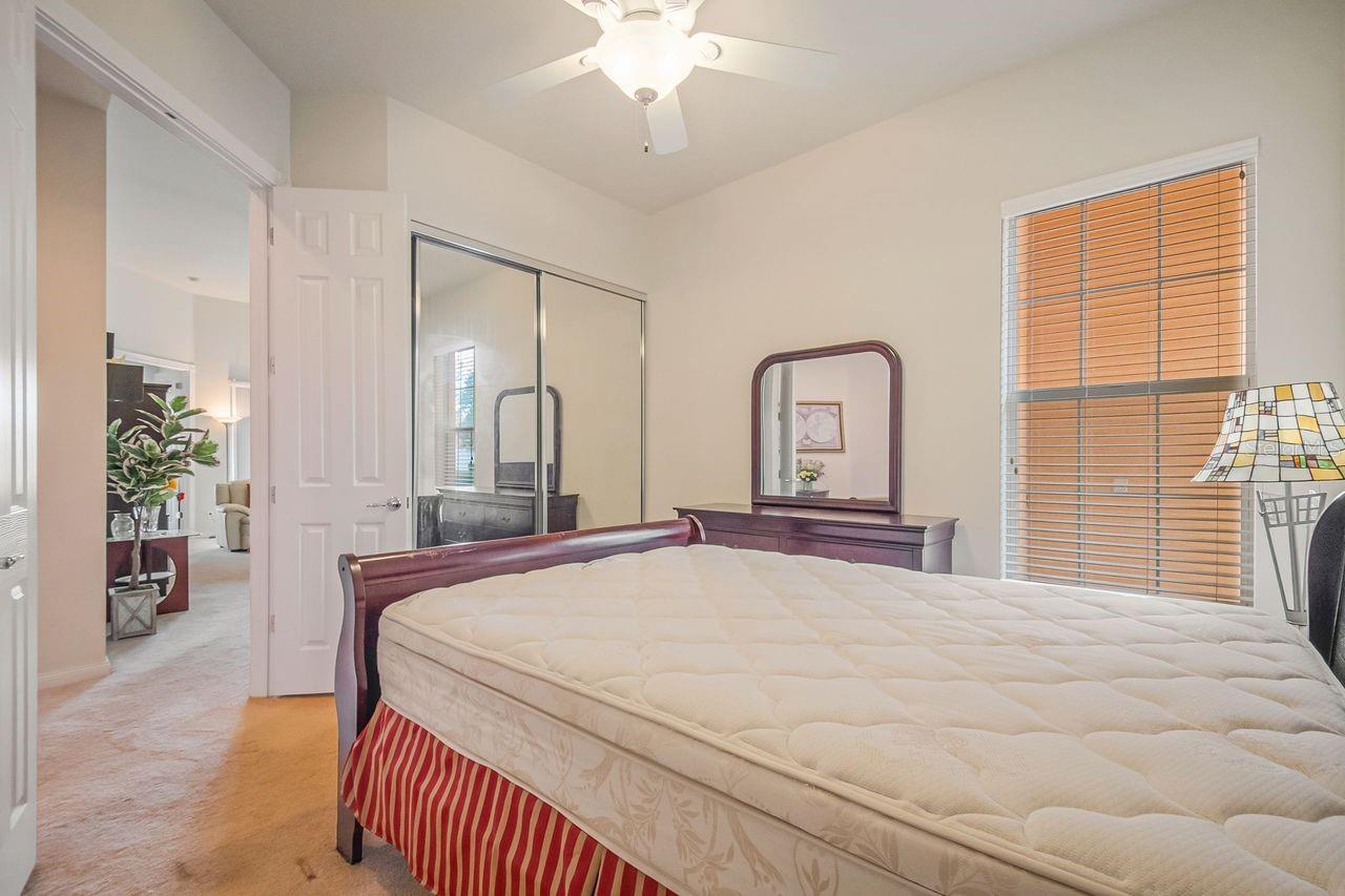 VILLAGEWALK/LK NONAD & 01 - Residential Lease