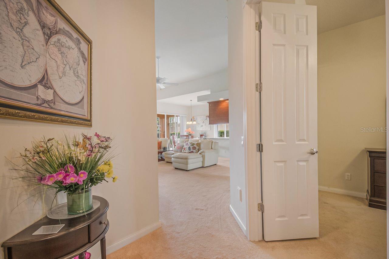 VILLAGEWALK/LK NONAD & 01 - Residential Lease